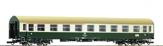 Passenger car 1st/2nd class type Y/B-70<br /><a href='images/pictures/Roco/Roco-64987.jpg' target='_blank'>Full size image</a>